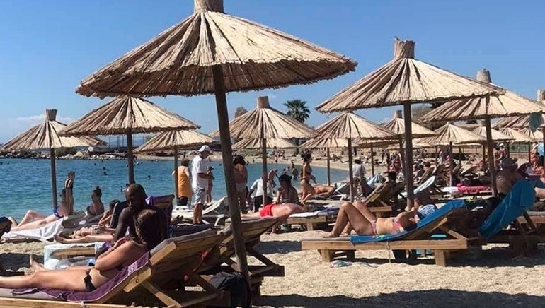 ΤΩΡΑ πανικός στις παραλίες της Αθήνας!!!